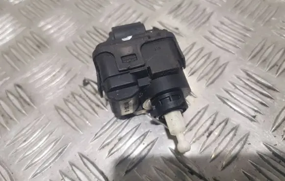 Audi A3 S3 8L Headlight level adjustment motor 