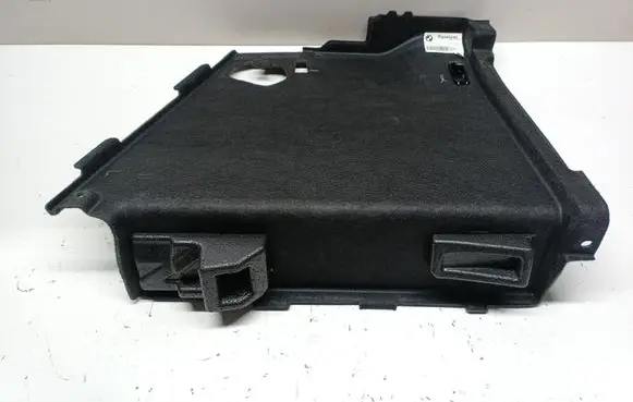 Trunk/boot side trim panel