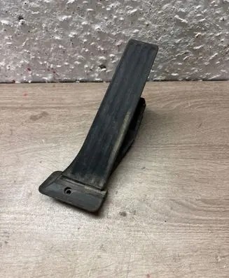 BMW 5 E60 E61 Accelerator throttle pedal 6788633 25916010 23508080236