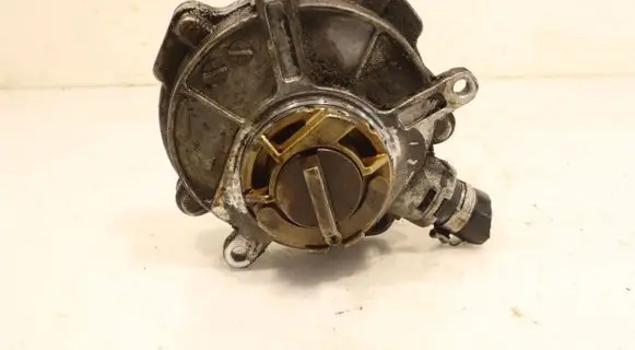 Audi A6 S6 C6 4F Vacuum pump