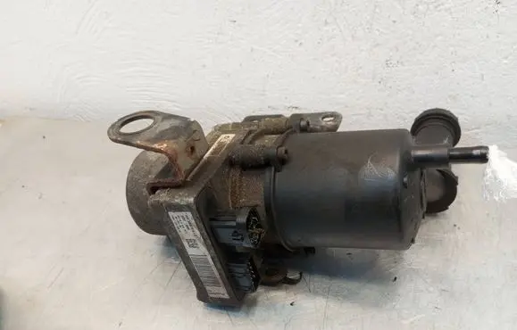 Citroen C4 I Power steering pump 9680989480 A5097515