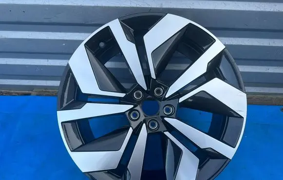 Skoda Enyaq iV R20 alloy rim 5LA601025BT