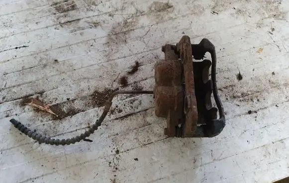 Chrysler Pacifica Front brake caliper NOCODE