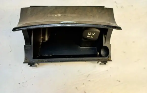 Mercedes-Benz E W211 Car ashtray A2116802852