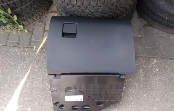 Opel Vectra C Glove box 13230453 13232674
