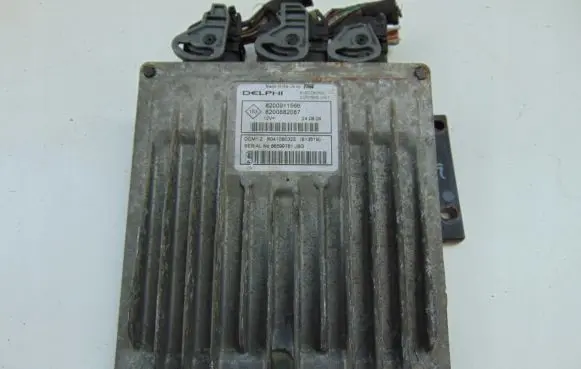 Renault Twingo II Engine control unit/module 8200911566
