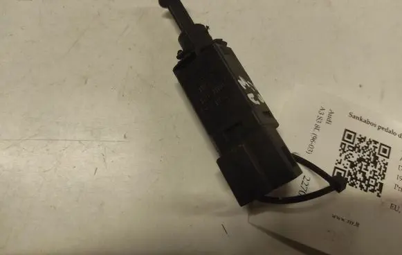 Audi A3 S3 8L Clutch pedal sensor 927189A