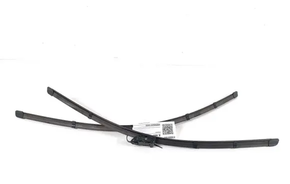 Mercedes-Benz ML W166 Front wiper blade arm A1668201045