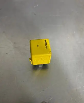 Mercedes-Benz B W245 Other relay A0025421419 V23134A52X335