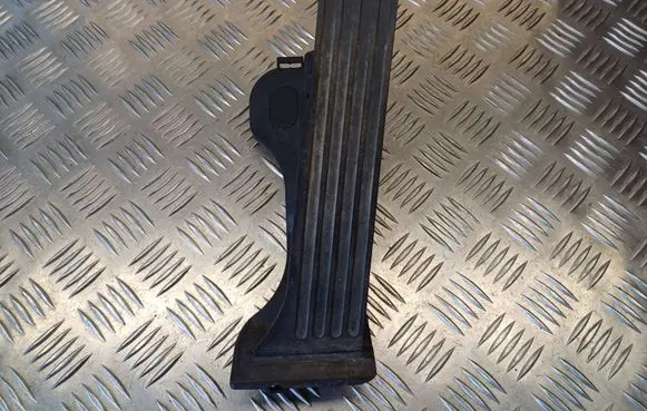 Volkswagen PASSAT B6 Accelerator throttle pedal 1K1721503L