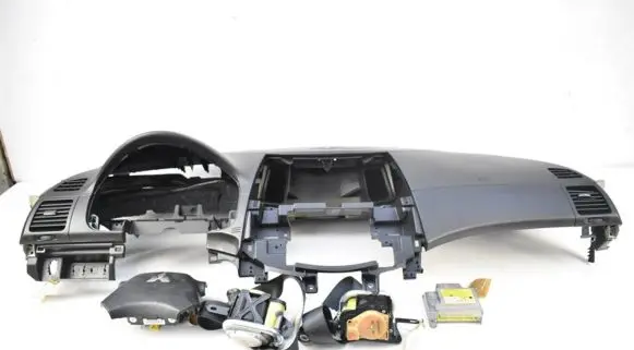 Mitsubishi Grandis Dashboard
