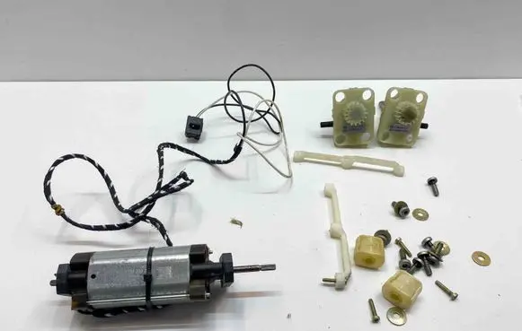 Mercedes-Benz SL R129 Seat adjustment motor 0130008039 A1298203607
