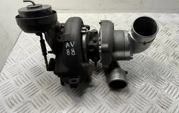 Toyota Avensis T250 Turbo 172010R020