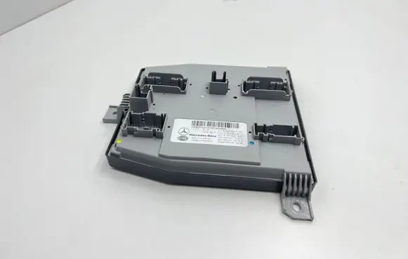 Mercedes-Benz C W205 Central body control module A2059007147 A1679021907 5DK01433364