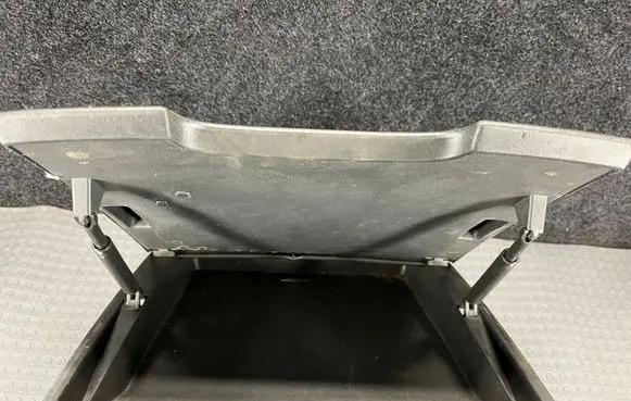 Mercedes-Benz Vito Viano W639 Front trunk storage compartment 4700002050 A6396600191