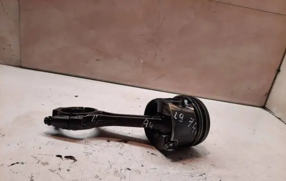 Audi A4 S4 B6 8E 8H Piston with connecting rod 79L69M