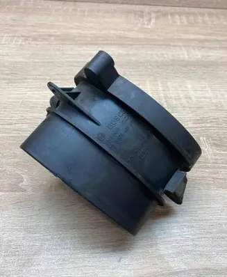 BMW 5 E39 Mass air flow meter 0928400527