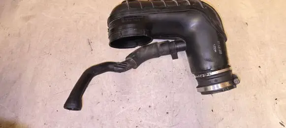 Mercedes-Benz C W204 Air intake duct part A6460940997