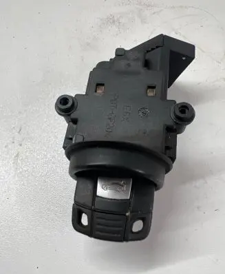 BMW 5 E60 E61 Ignition lock 6954722 325080679 10862510