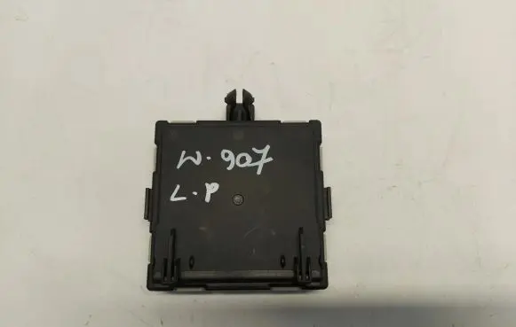 Mercedes-Benz Sprinter W907 W910 Door control unit/module A1679003811