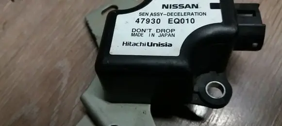 Nissan X-Trail T30 ESP acceleration yaw rate sensor 47930EQ010