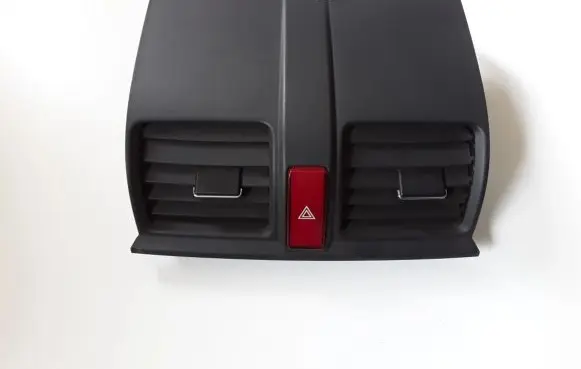 Honda CR-V Dash center air vent grill 77610SWAA0