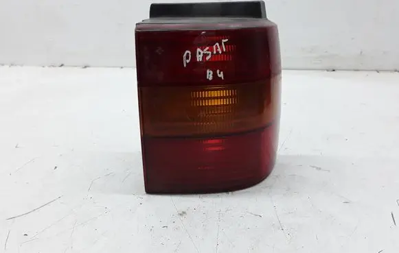 Volkswagen PASSAT B4 Rear/tail lights 3A9945112