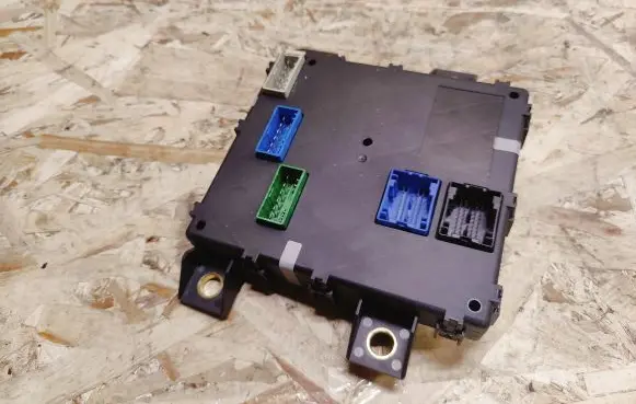 Maserati Quattroporte Tailgate/trunk control unit/module 210683 501201360005