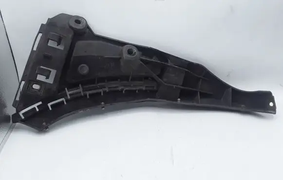 Volvo XC90 Front bumper mounting bracket 08620563
