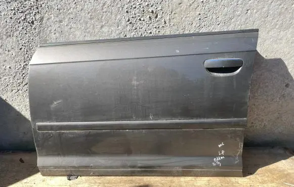 Audi A3 S3 8P Front door