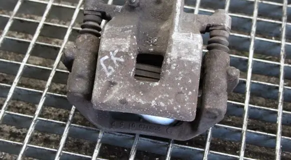 Toyota Verso-S Rear brake caliper