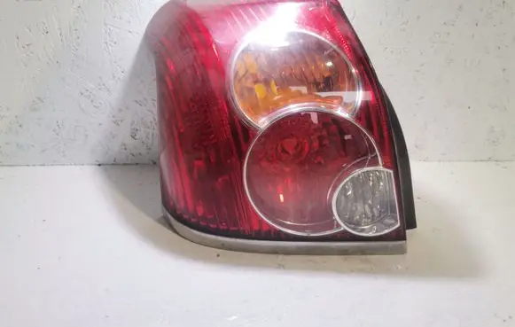 Toyota Avensis T220 Rear/tail lights