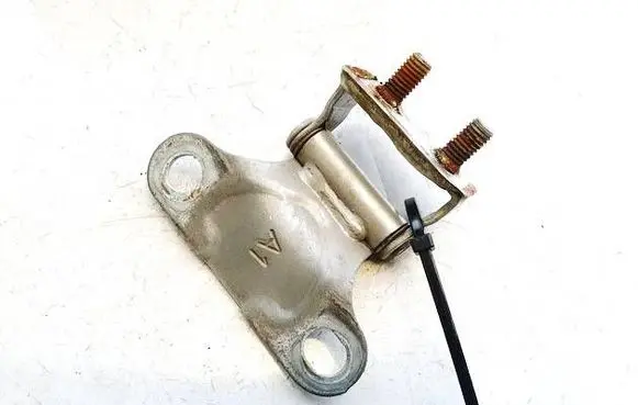 Toyota Avensis T250 Tailgate/trunk/boot hinge 