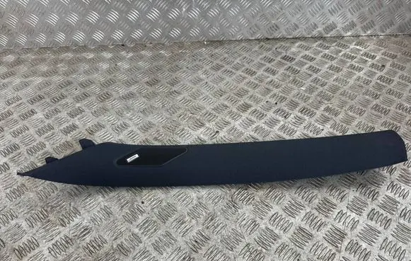 Nissan Qashqai J12 (A) pillar trim