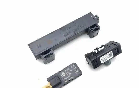Audi A3 8Y Keyless system antenna 5WA962132 5B4035510 4N0035500