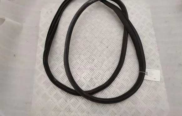 Mercedes-Benz CLS C257 Front door rubber seal A2576922100 A2576922200