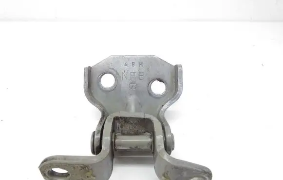 Subaru Impreza II Front door upper hinge