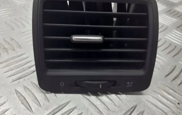 Volkswagen Golf Plus Dashboard air vent grill cover trim 1K0819709