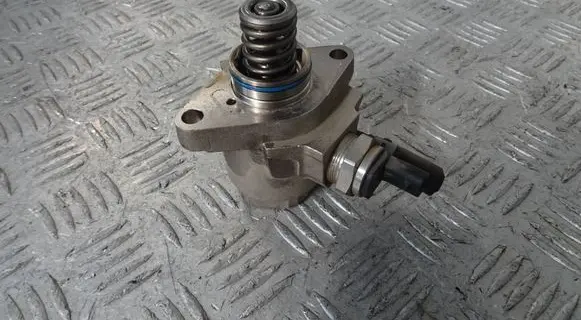 Skoda Fabia Mk3 (NJ) Fuel injection high pressure pump 04E127062BH