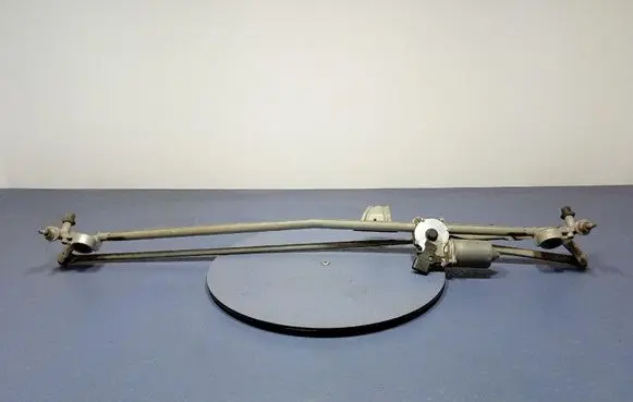 Front wiper linkage and motor