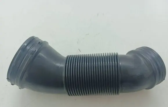 Volkswagen Tiguan Air intake hose/pipe 5QA129684