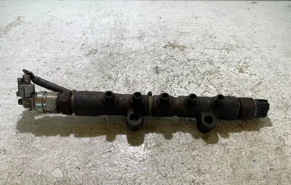Fuel main line pipe