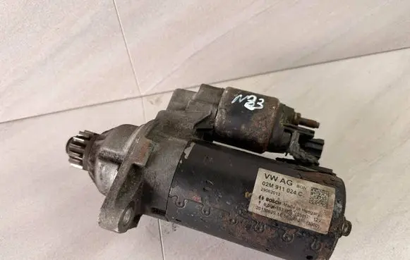 Volkswagen PASSAT B7 Starter motor 02M911024C