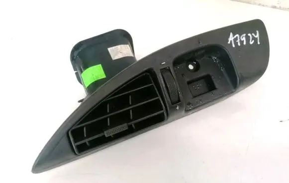 Peugeot 807 Dash center air vent grill 1488068077 A1000119