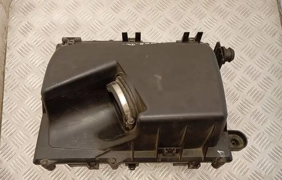 Opel Vectra C Air filter box 55350912 382131589