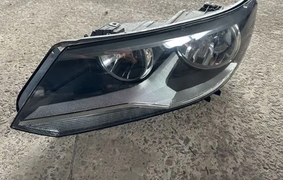 Volkswagen Tiguan Headlight/headlamp 5N1941005C 1EL01074901