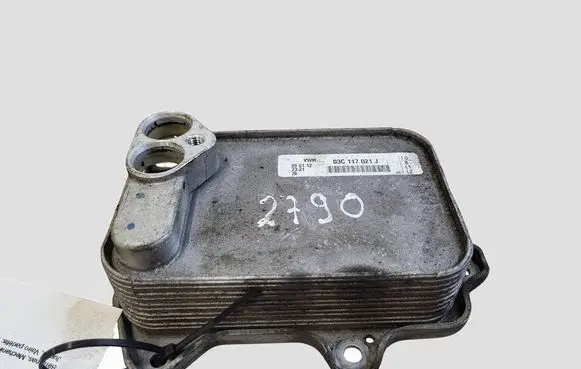 Skoda Octavia Mk2 (1Z) Engine oil radiator 03C117021J