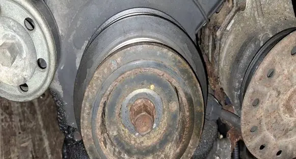 Toyota Avensis T250 Crankshaft pulley