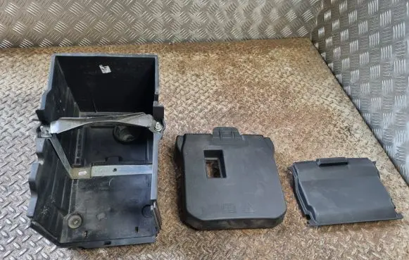 Ford Focus Battery box tray AM5110723D AM5110A659BC AM5110A659AC