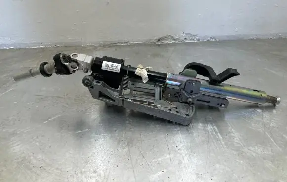 Mercedes-Benz C W204 Steering wheel axle A2044604516 1507500850 204460310